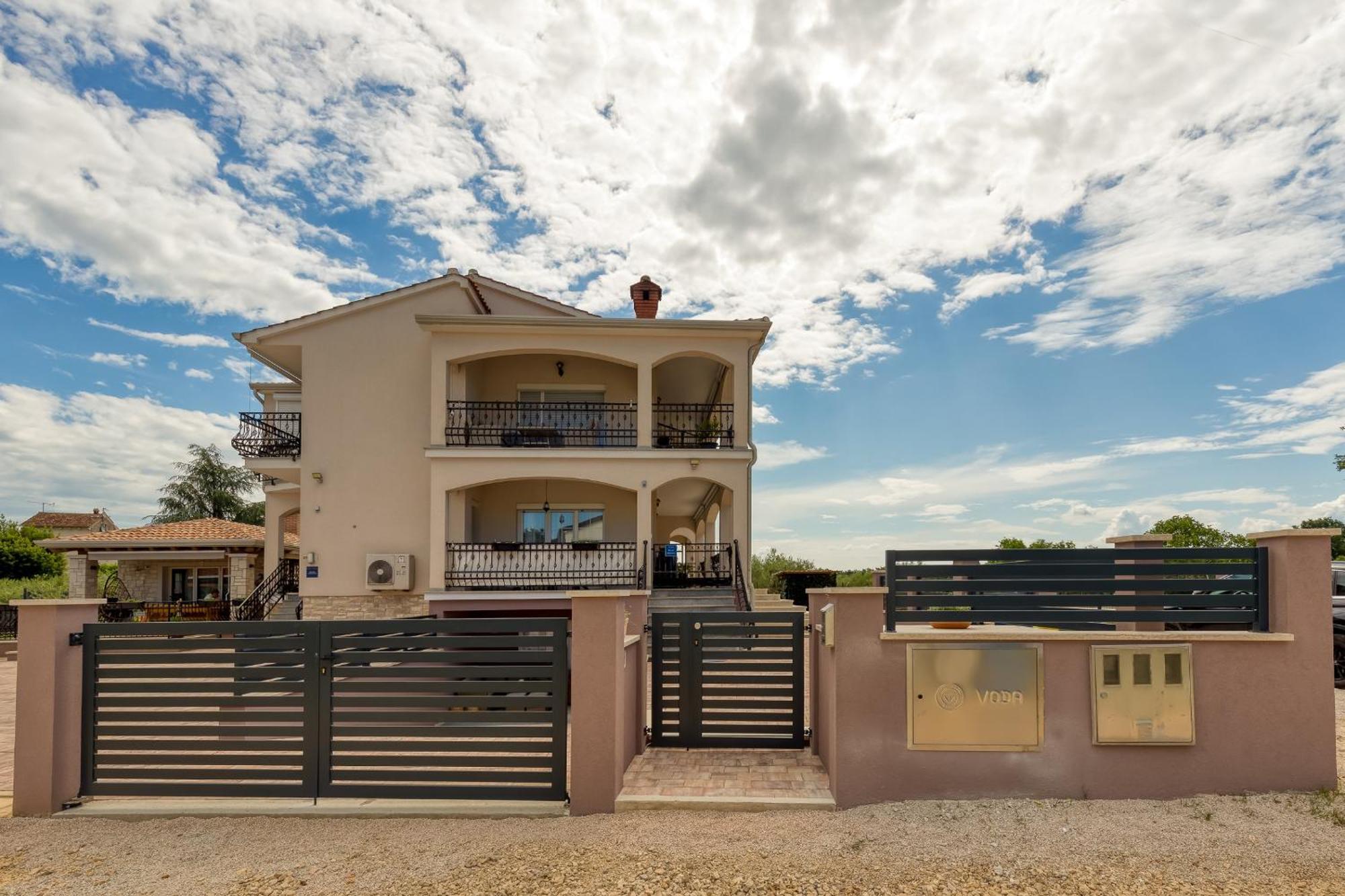 Apartments Covic Antonci  Екстер'єр фото